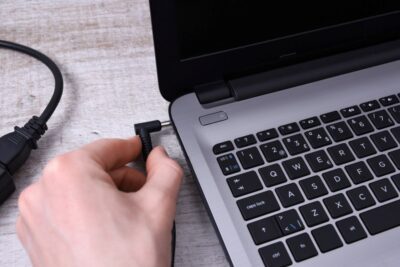 Los 3 mejores cargadores para laptop: potencia la autonomía de tu portátil