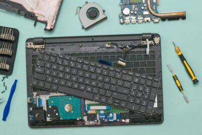 Las partes de una laptop son fundamentales para su funcionamiento