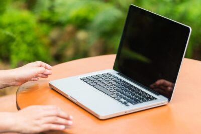 ¿La mini laptop Lenovo es buena para la escuela, el trabajo y el uso diario?