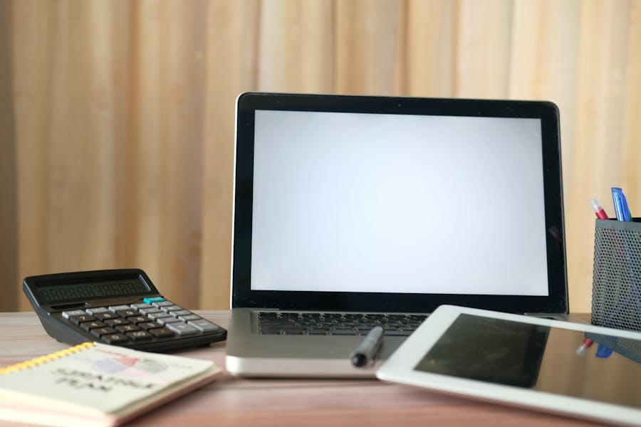 Imagen de Laptop de 14 o 15.6 pulgadas: diferencias reales en comodidad y movilidad